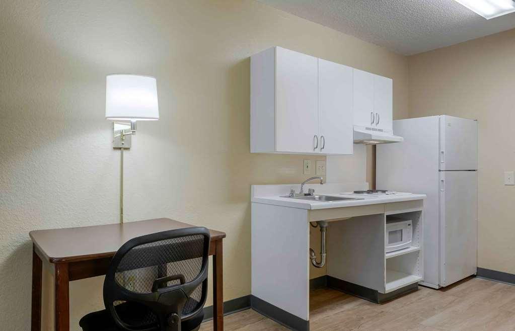 Extended Stay America Suites - Oklahoma City - Airport Room photo